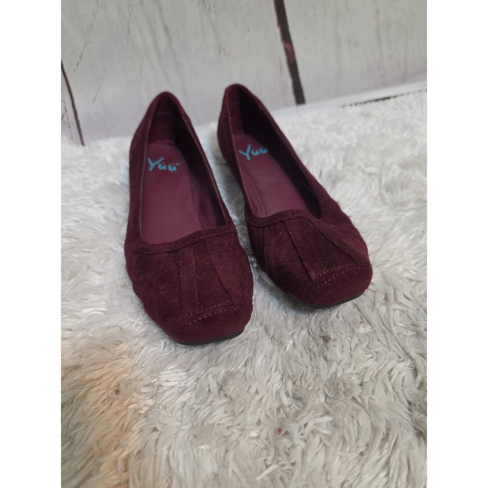 Yuu IBERG FAUX  Suede Women's Burgundy SLIP ON Size 8.5